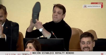 Diputado Rivas apuntó contra las empresas mineras: "Se llevarían la suela de mi zapato en el culo"