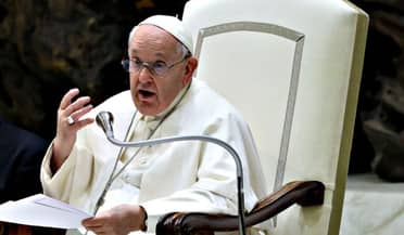 Papa Francisco critica a mujer que le pidió que bendijera a su perro: "Muchos niños tienen hambre y usted tiene un perro"