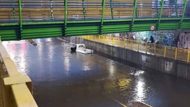 Nuevosur niega responsabilidad en inundación de paso bajo nivel de Freire en Curicó