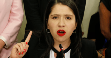 Diputada Veloso a Republicanos en plena sesión: "El patriotismo se lo meten por donde les cabe"