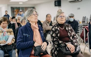 Diputada Mercedes Bulnes gestionó operativo de salud para adultos mayores en Curicó