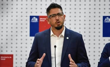 Diputados UDI exigen renuncia de subsecretario de Redes Asistenciales por muerte de lactante