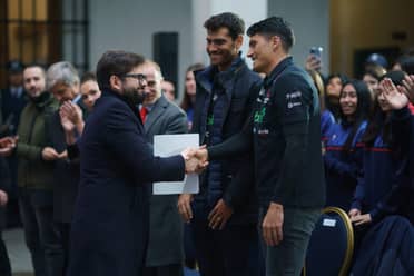 Presidente Boric entregó el Premio Nacional del Deporte a los primos Grimalt
