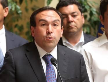 Diputado Donoso exige a ministra de Obras Públicas nombrar a director de Vialidad del Maule
