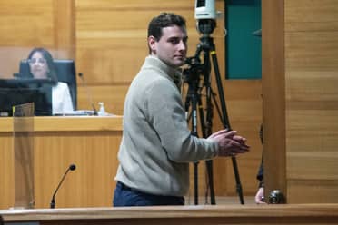 Martín Pradenas es condenado a 17 años de cárcel por violaciones y abusos sexuales