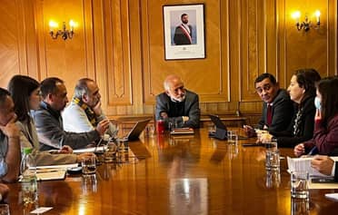 Ministro de Vivienda compromete gestiones para que grupos habitacionales de Curicó obtengan la casa propia
