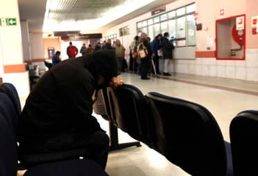 Madre pidió hora médica para su hija en 2016 y hospital la contactó en 2023