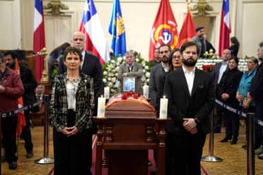 Presidente Boric: "Teillier murió como un hombre digno (...) hay otros que mueren de manera cobarde para no enfrentar a la justicia"