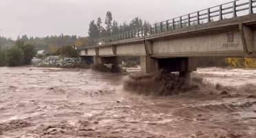 Ordenan evacuar sectores de Lontué por desborde de canal Pirihuin y del estero Seco