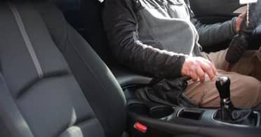 Detenido por robar y quemar auto de conductor de aplicación; Imputado queda en prisión preventiva