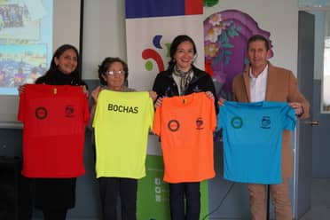Club de Bochas de Fundación de las Familias tiene nueva indumentaria deportiva