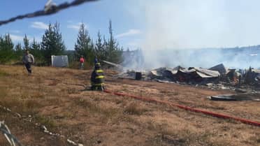 Incendio destruye casa deshabitada en Lomas de Hualañé