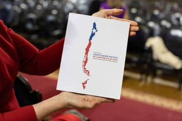 Cadem: "En contra" de propuesta constitucional retrocede y el "a favor" sube 6 puntos