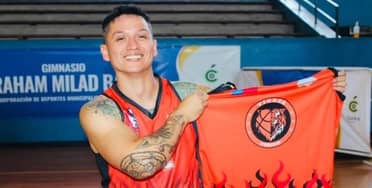Los "Tigres" recibieron nueva indumentaria deportiva