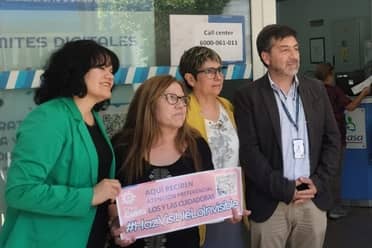 Cuidadores de personas en discapacidad tendrán prioridad de atención en Fonasa