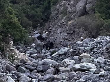 Bomberos de Romeral rescataron a mujer que cayó desde un risco en Los Queñes