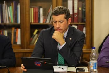 Diputado Moreno critica al Ministerio de Transportes por "insuficiente" solución a conectividad en Lo Patricio