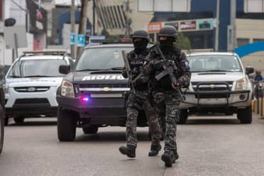 Gobierno rechaza violencia en Ecuador y pide resolver el conflicto respetando "la democracia y los derechos humanos"