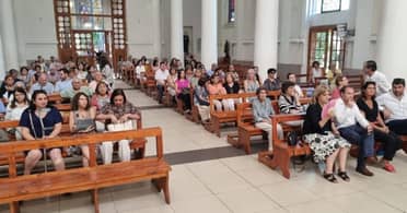 Homenaje religioso a fallecido expresidente Piñera en Curicó contó con asistencia de ex autoridades de sus gobiernos
