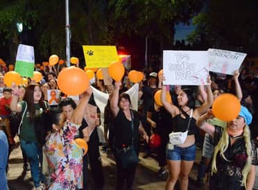 Marcha contra el maltrato animal irrumpió en primera noche de los “Trenes Culturales”