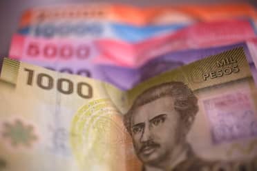 Violento robo "salida de banco" en Molina: delincuentes huyen con 5 millones de pesos