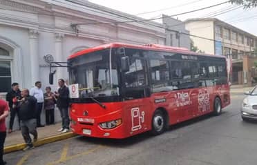 Bus eléctrico de Talca recorrió Curicó y se analiza implementación en la comuna