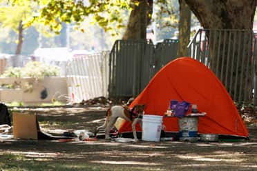 Chile tiene más de 20 mil personas en situación de calle, un 6% más que en 2023 y el doble que en 2017