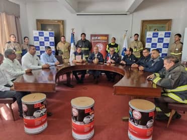 Premio mayor será de $2 millones: Bomberos Curicó lanzó su rifa anual 2024