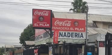 Denuncian a panadería curicana por contaminación y obstrucción de tránsito en El Boldo