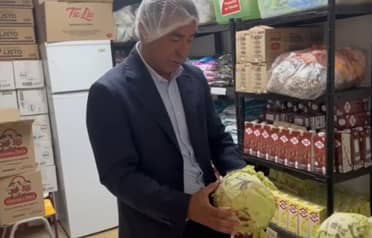 Diputado Sepúlveda constató que empresa entrega alimentos defectuosos a estudiantes del Maule