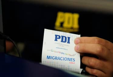 PDI de Curicó detuvo a extranjeros con documentación falsificada