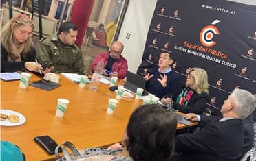 Alcalde de Curicó presentó plan de prevención de delitos en Cerro Condell ante el Consejo de Seguridad Pública