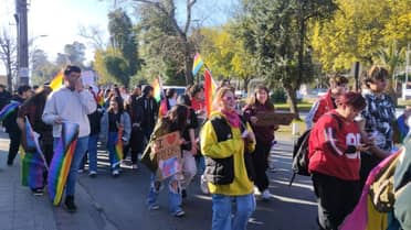 3era Marcha del Orgullo en Curicó: Jóvenes abogan por derechos de las personas trans