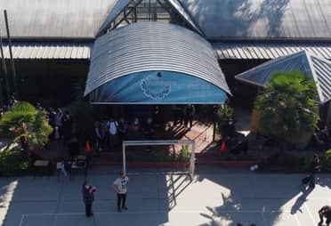 Estudiante del Liceo Bicentenario de Curicó está grave tras ser atacado con un arma blanca por un compañero