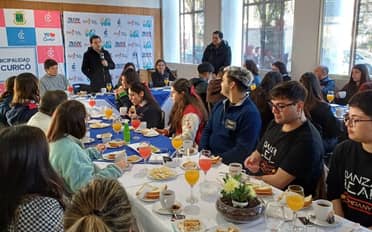 Municipio de Curicó celebró el Día Internacional de la Juventud