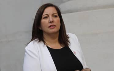 Senadora Vodanovic gestiona solución habitacional para 300 familias de Teno