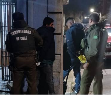 Carabineros detuvo a dos sujetos por robo a oficina del Sernac en Curicó