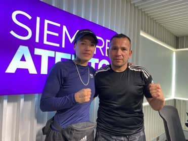 La China tendrá pelea de su padre como preliminar este sábado en Curicó