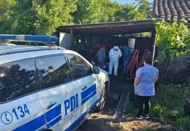 Mecánico murió aplastado por un vehículo en Villa Alegre