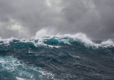 Declaran alerta temprana preventiva para el borde costero de diez regiones por marejadas anormales