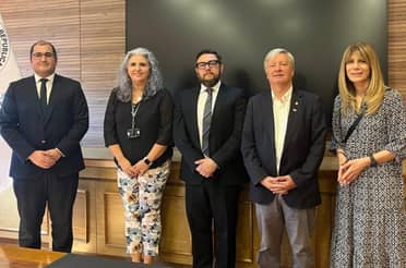 Autoridades llegan a Contraloría para solicitar fiscalización permanente al municipio de Curicó