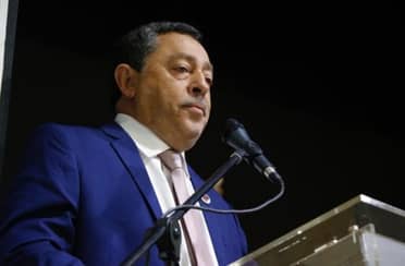 Alcalde de Villa Alegre acusa negligencia médica en SAR que está bajo su administración