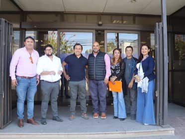 Alcalde de Molina se reúne con la CGE para acelerar entrega de viviendas del proyecto El Encanto