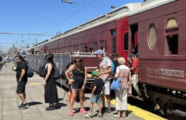 Tren del Recuerdo se viste de fiesta: Anuncia viajes especiales a las Vendimias de Curicó, San Antonio y Aconcagua
