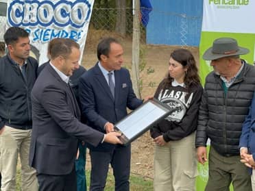 Ministro del Deporte presenta la “Ley Juega Seguro” en cancha donde falleció futbolista que inspiró el proyecto