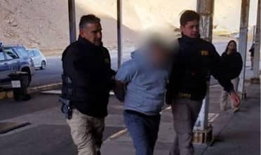 PDI detiene en Paso Pehuenche a colombianos que intentaron salir clandestinamente: Uno tenía orden de detención vigente