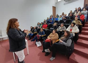 Municipalidad de Curicó realizó diálogo sobre contextos y desafíos del envejecimiento poblacional