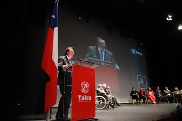 Talca celebró 283 años con anuncio de renovación urbana y reconocimiento a sus figuras