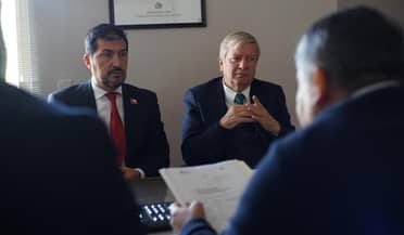 Alcalde de Curicó gestiona leaseback en Santiago para superar crisis financiera municipal