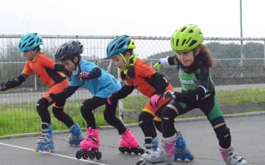 Patín Carrera: Curicó vibró con la primera fecha del Selectivo Regional Escolar en Santa Fe